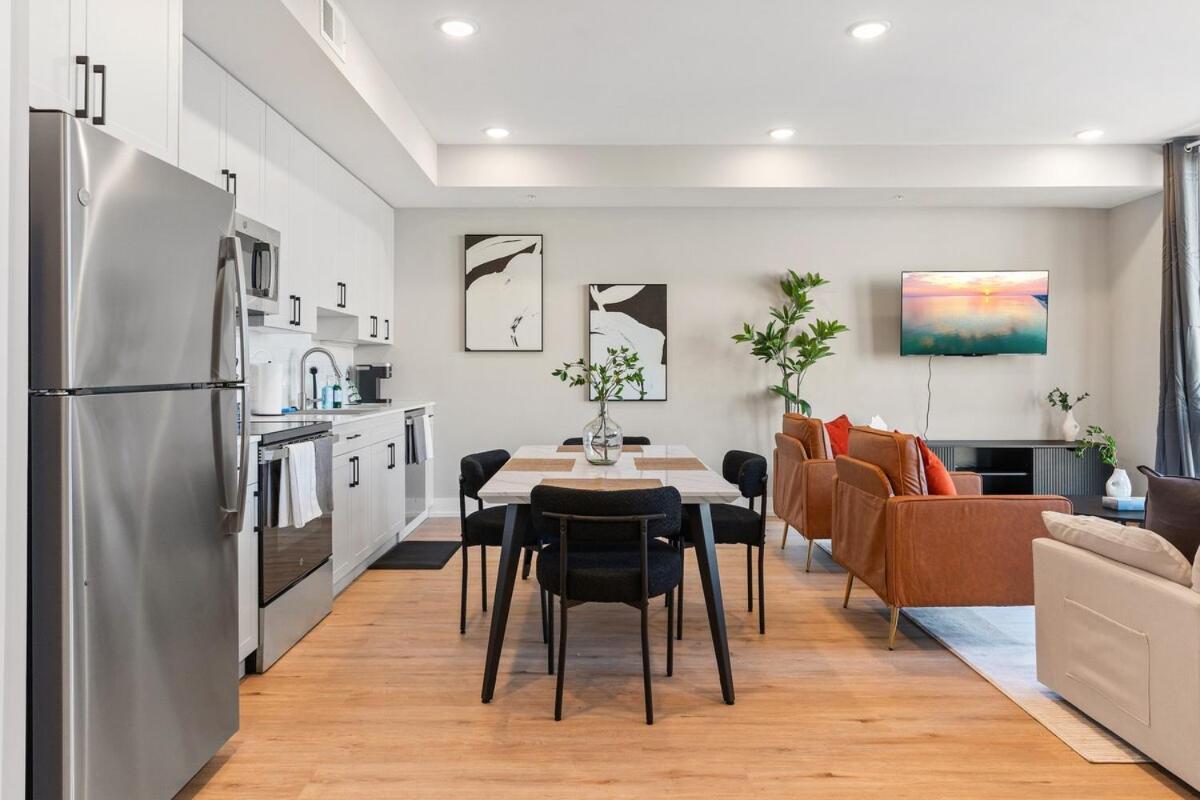 Sleeps 4! Workspace Close To Brooklyn Bowl, Fillmore Apartment