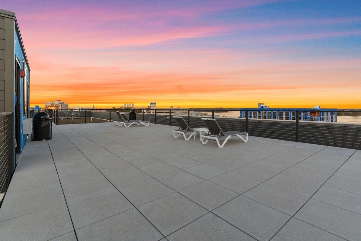 Sleeps 4! Workspace Close To Brooklyn Bowl, Fillmore Apartment