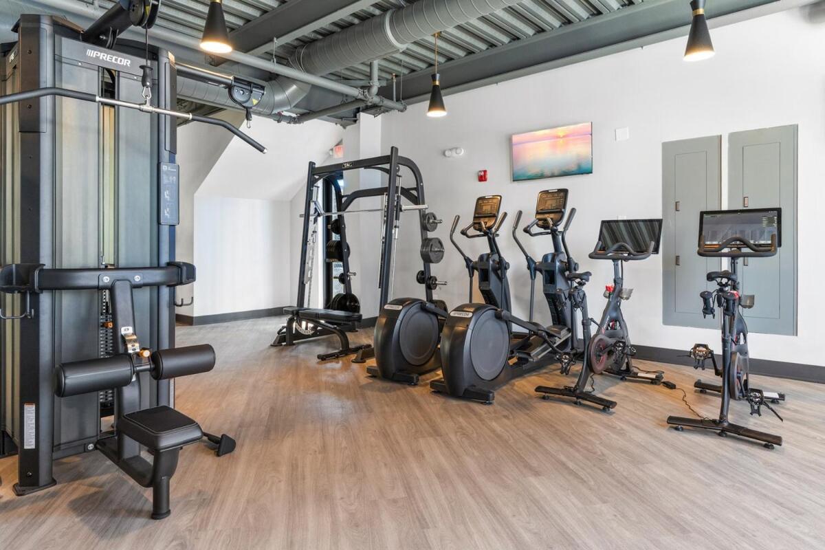Apartment Sleeps 4! Workspace Close To Brooklyn Bowl, Fillmore Philadelphia