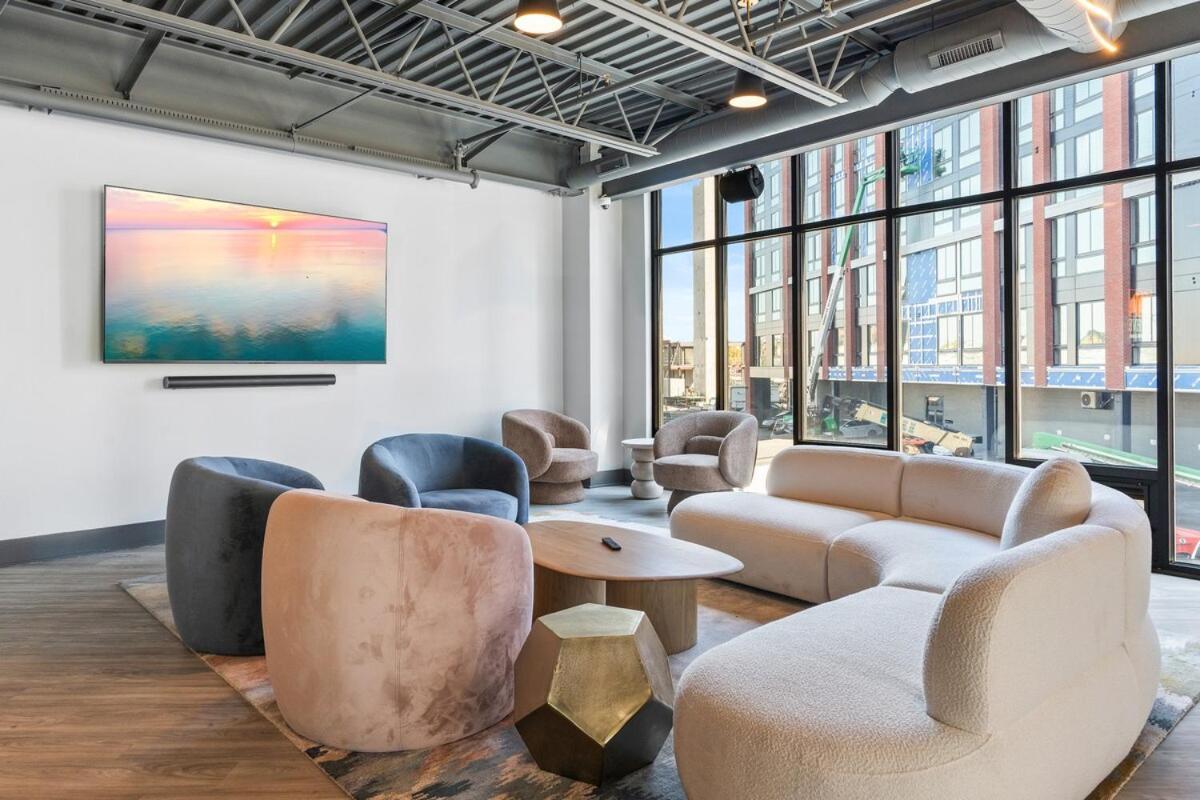 Sleeps 4! Workspace Close To Brooklyn Bowl, Fillmore